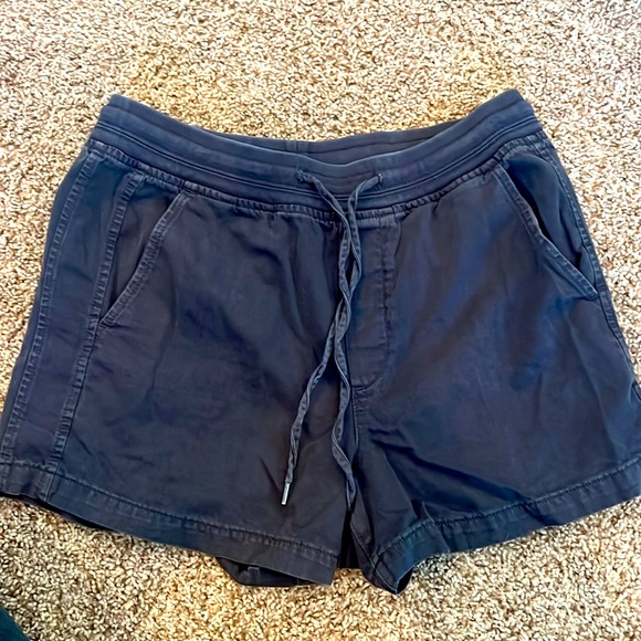 Women’s Gap shorts. Size small - Picture 1 of 4